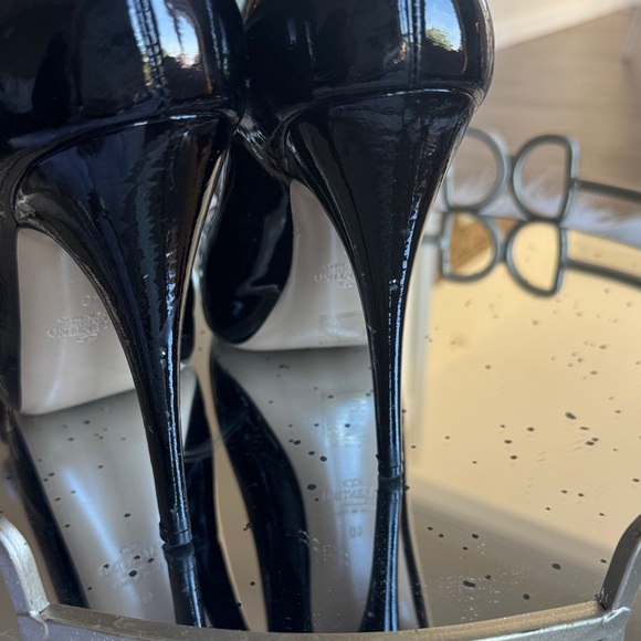 Valentino Garavani Black Heels with Beige Bow - Picture 5 of 5